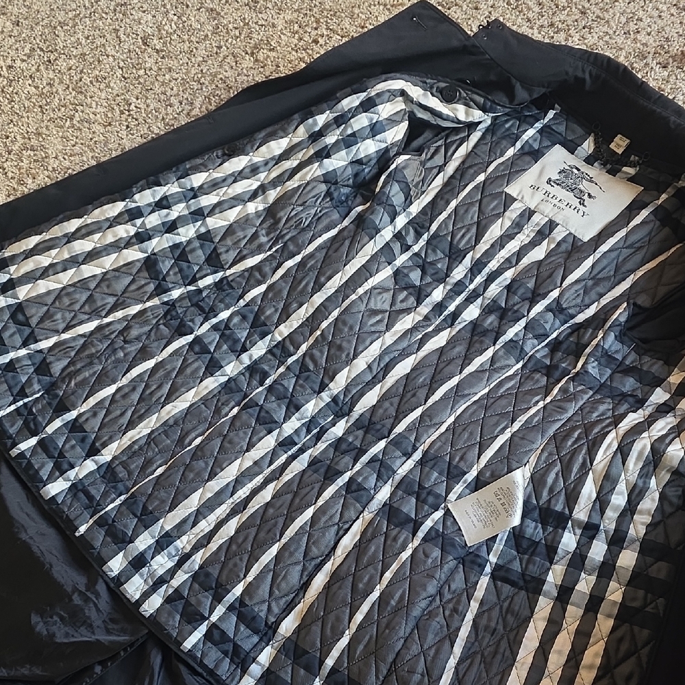 Burberry Classic Black Belted Trench Coat - Picture 7 of 15
